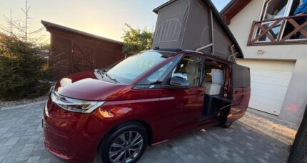 CENA: 22 000 € 😊 ! OD SÉBASTIENA     🚐 VOLKSWAGEN CALIFORNIA OCEAN T7 DSG 2.0 TDI 150 KM – MODEL 2025 – 43 000 KM – ELEKTROHYDRAULICZNY PODNOSZONY DACH – WERSJA PREMIUM 🚐